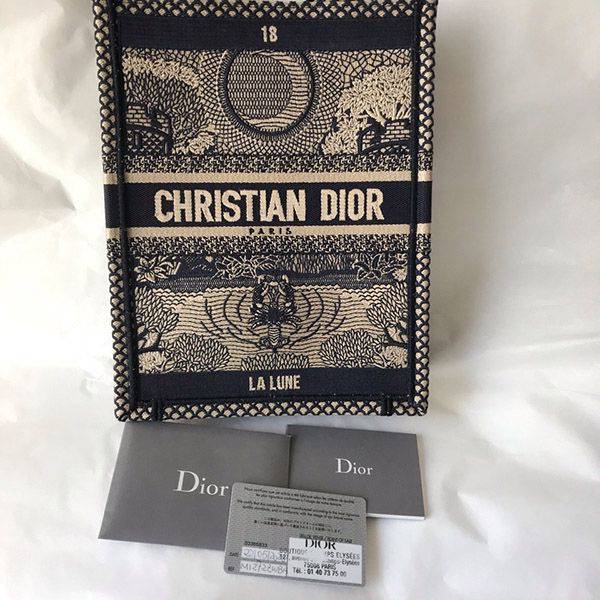 入手困難!ディオール ミニ ヴァーティカル ブックトート 偽物